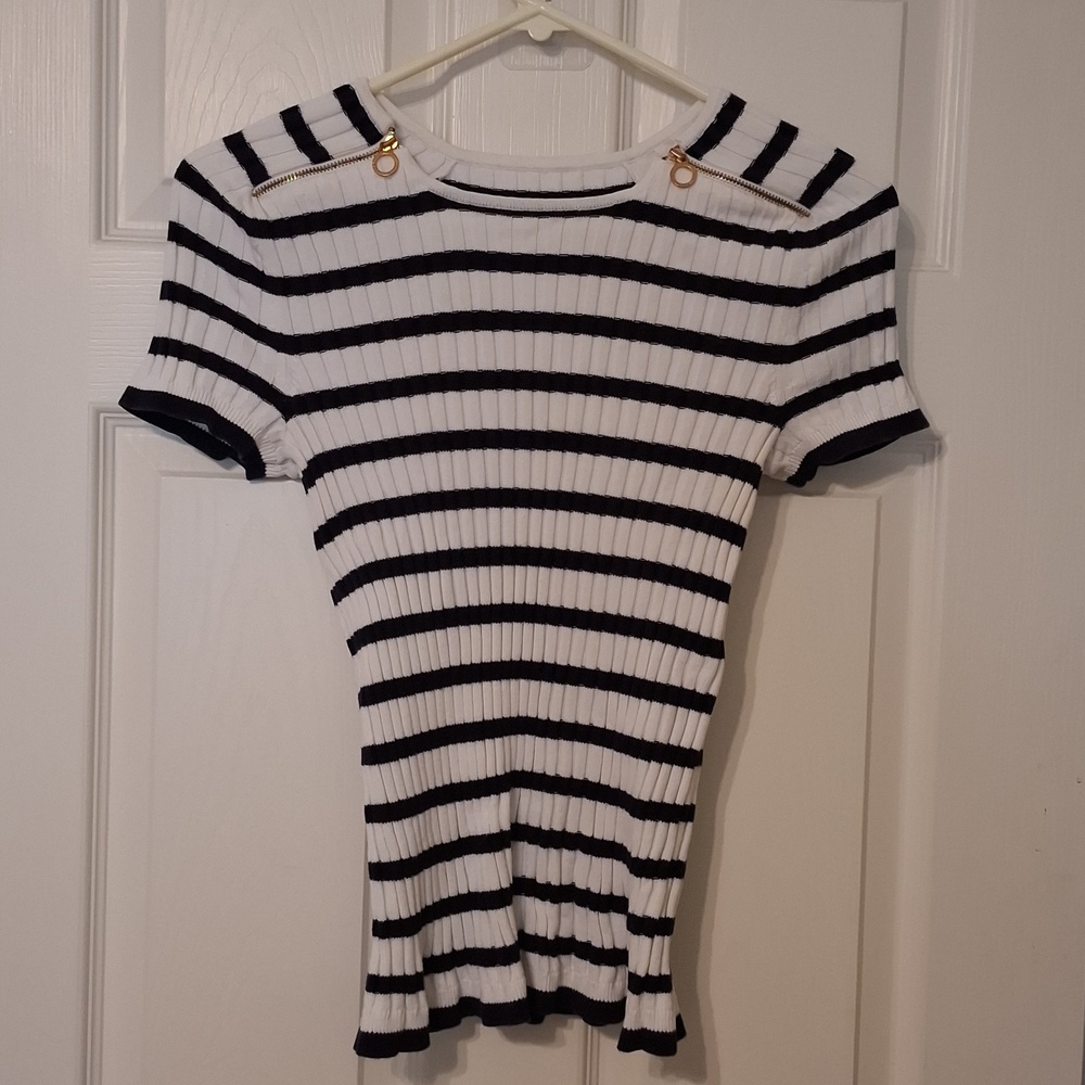 Ralph Lauren sz S/M,, ribbed, striped, short sleeve sweater. Navy/White.
